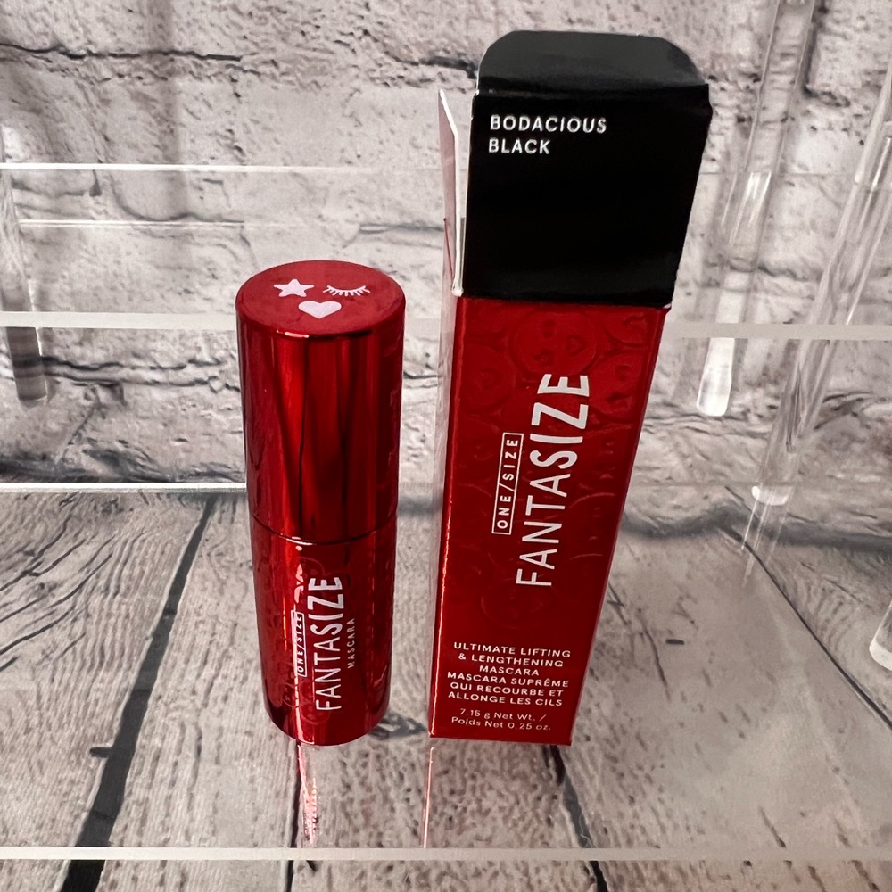 Fantasize Bodacious Black Mascara